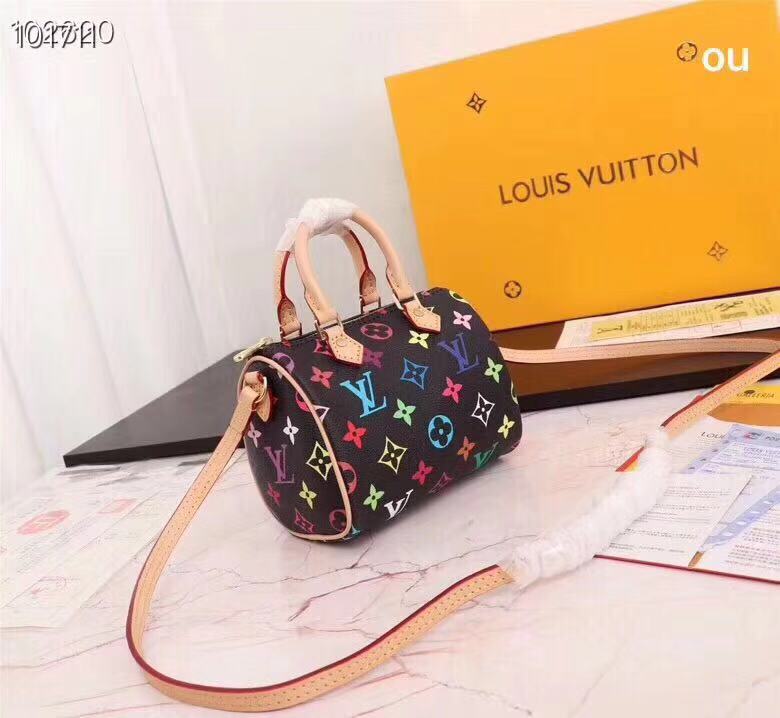 LOUIS VUITTON D140-M652